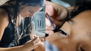 Júlia vem atendendo clientes e amigas na calçada para poder conseguir o próprio espaço. (Foto: @jmrealidade)