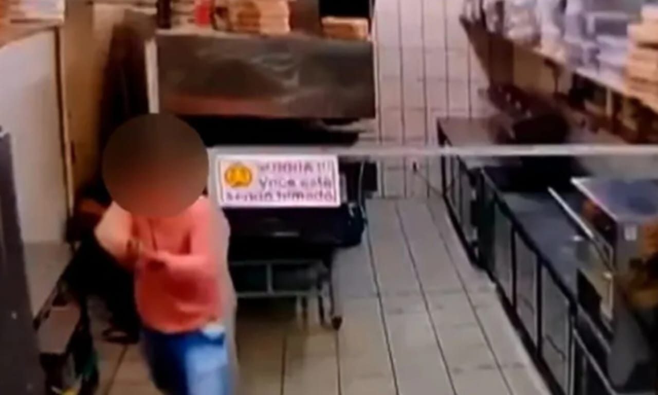 Incidente foi registrado por câmeras de segurança. (Foto: Reprodução)