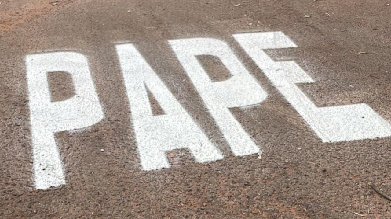 Moradores de Anápolis flagram sinalização de trânsito com erro bizarro: “PAPE”