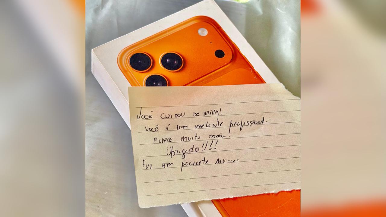 Enfermeiro de Anápolis ganha iPhone do ano de paciente misterioso e bilhete revela o motivo