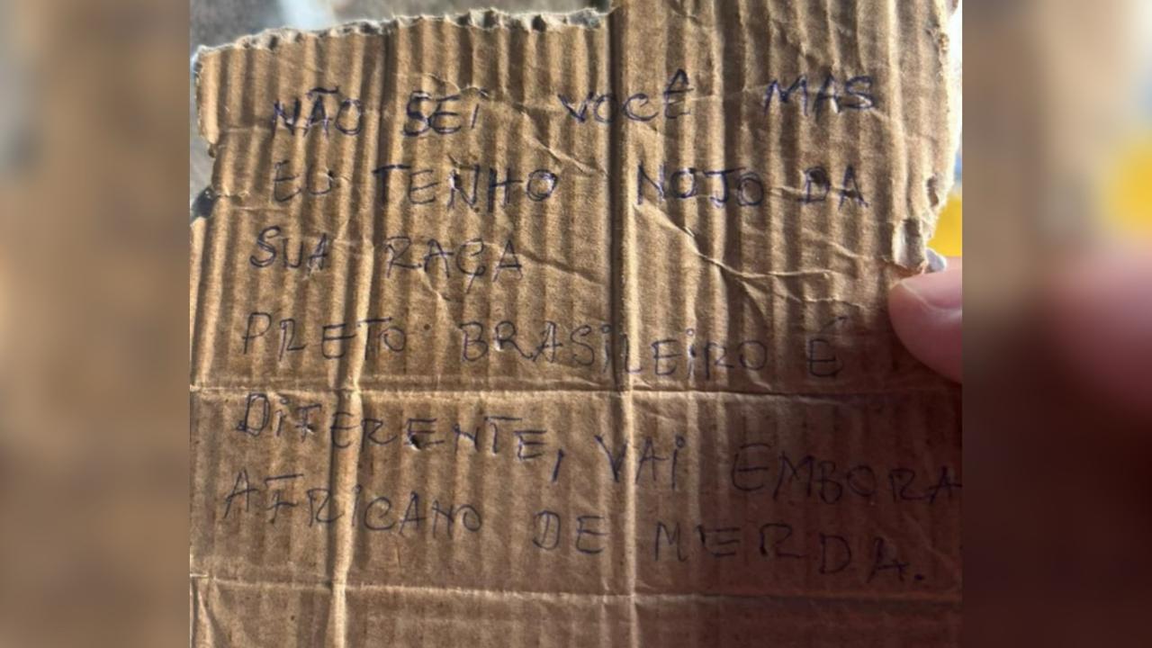 Angolano que vive em Anápolis procura a polícia após receber bilhete racista e xenofóbico no trabalho: “tenho nojo da sua raça”