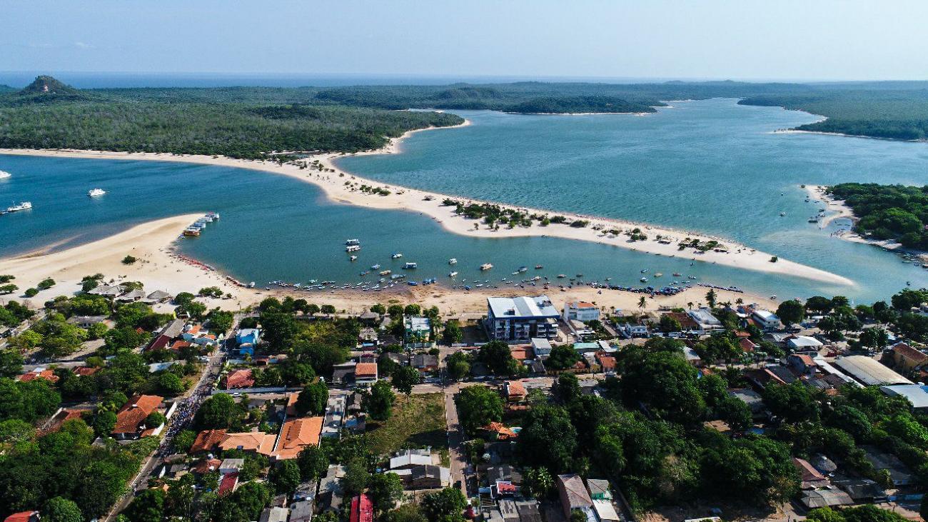 Paraíso brasileiro esconde praias surreais no coração da Amazônia, com vilas charmosas e um clima perfeito o ano inteiro