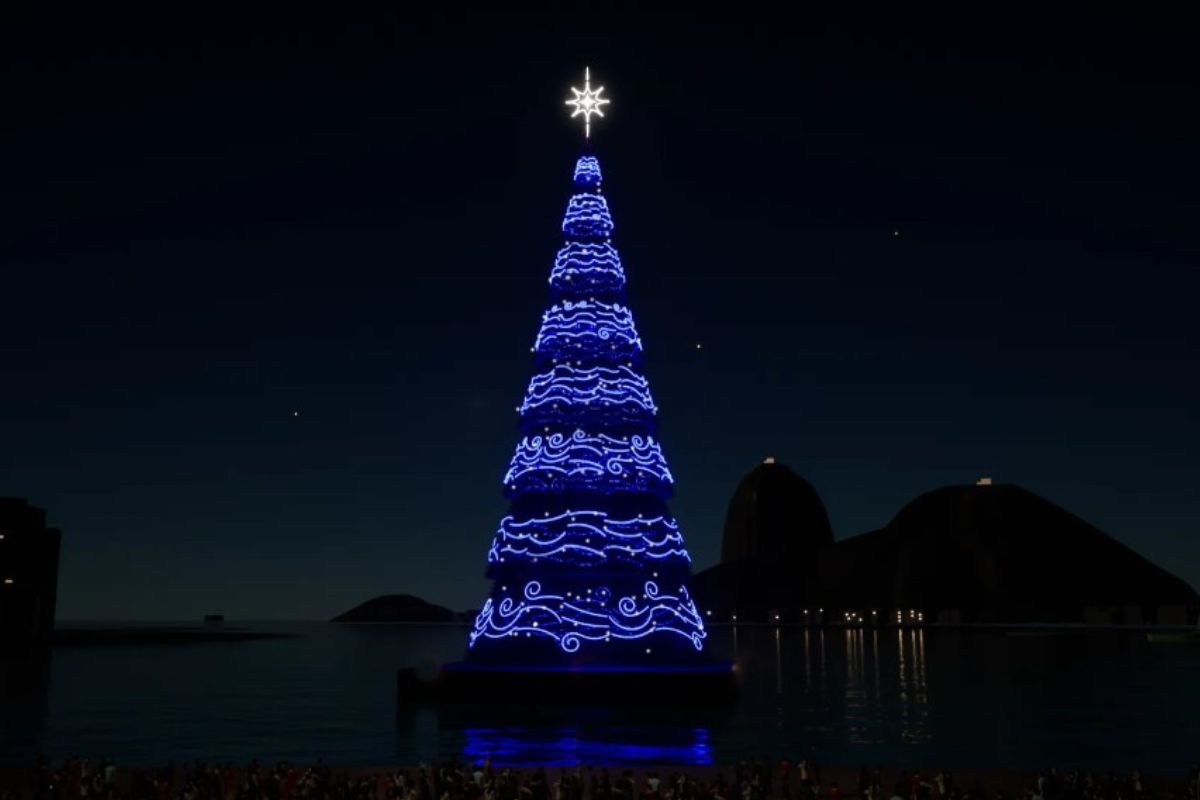Árvore de Natal de 90 metros vira nova atração do Rio; supera prédio de 30 andares e ganha vila gastronômica com muitos shows