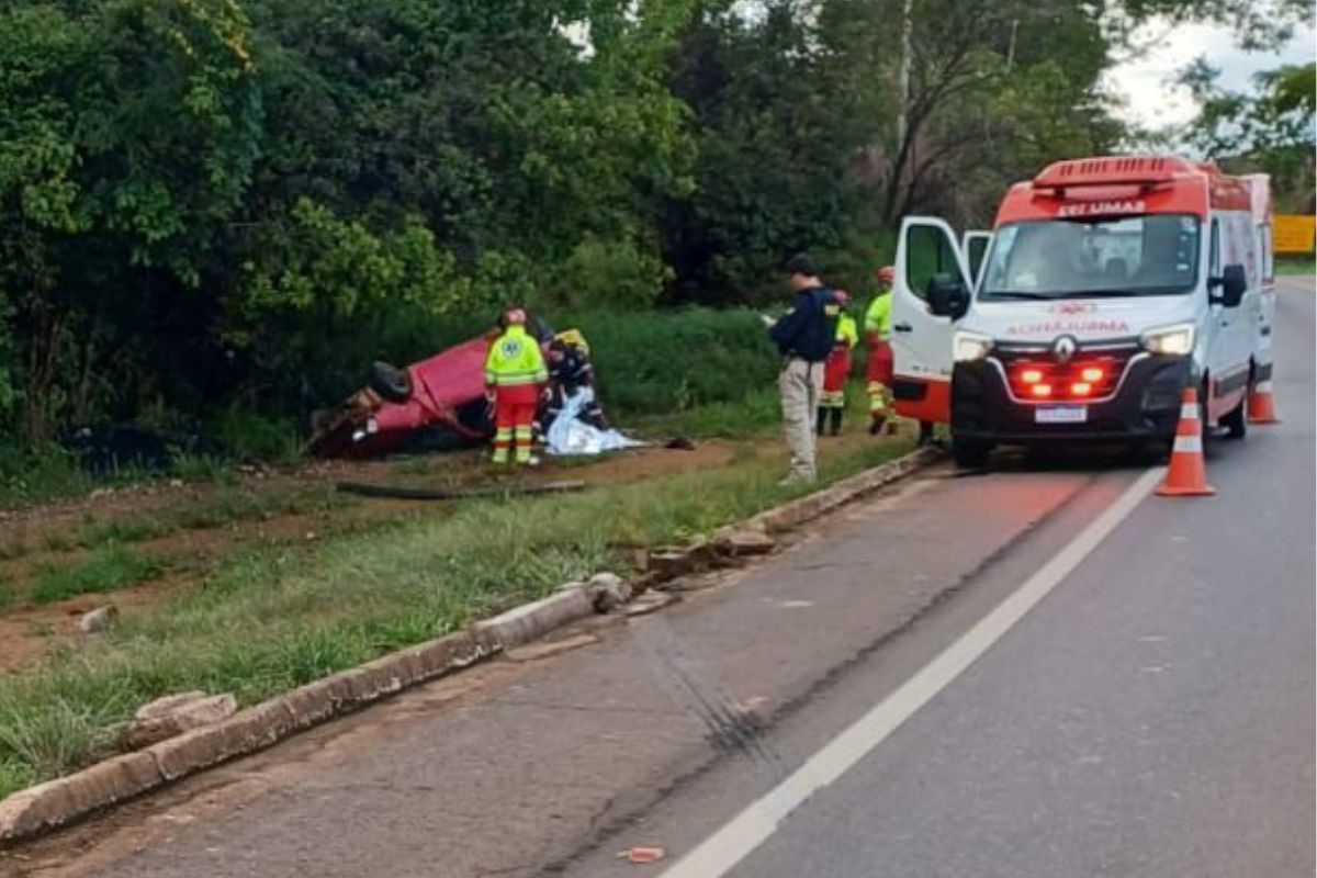 Jovem de 19 anos morre após capotamento na BR-414; motorista estava bêbado