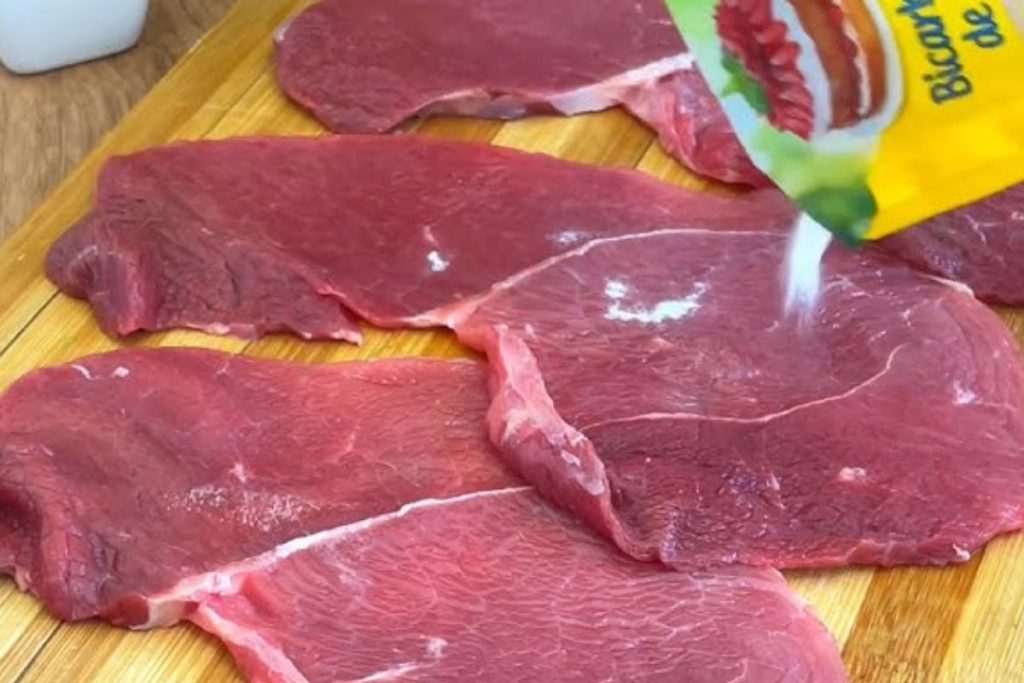 O truque para amaciar qualquer carne e ainda realçar muito o sabor