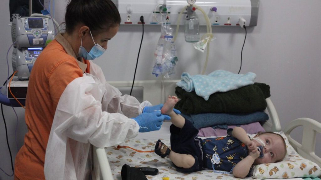 Bebê Matheus Henrique recebeu alta hospitalar após 407 dias internado.