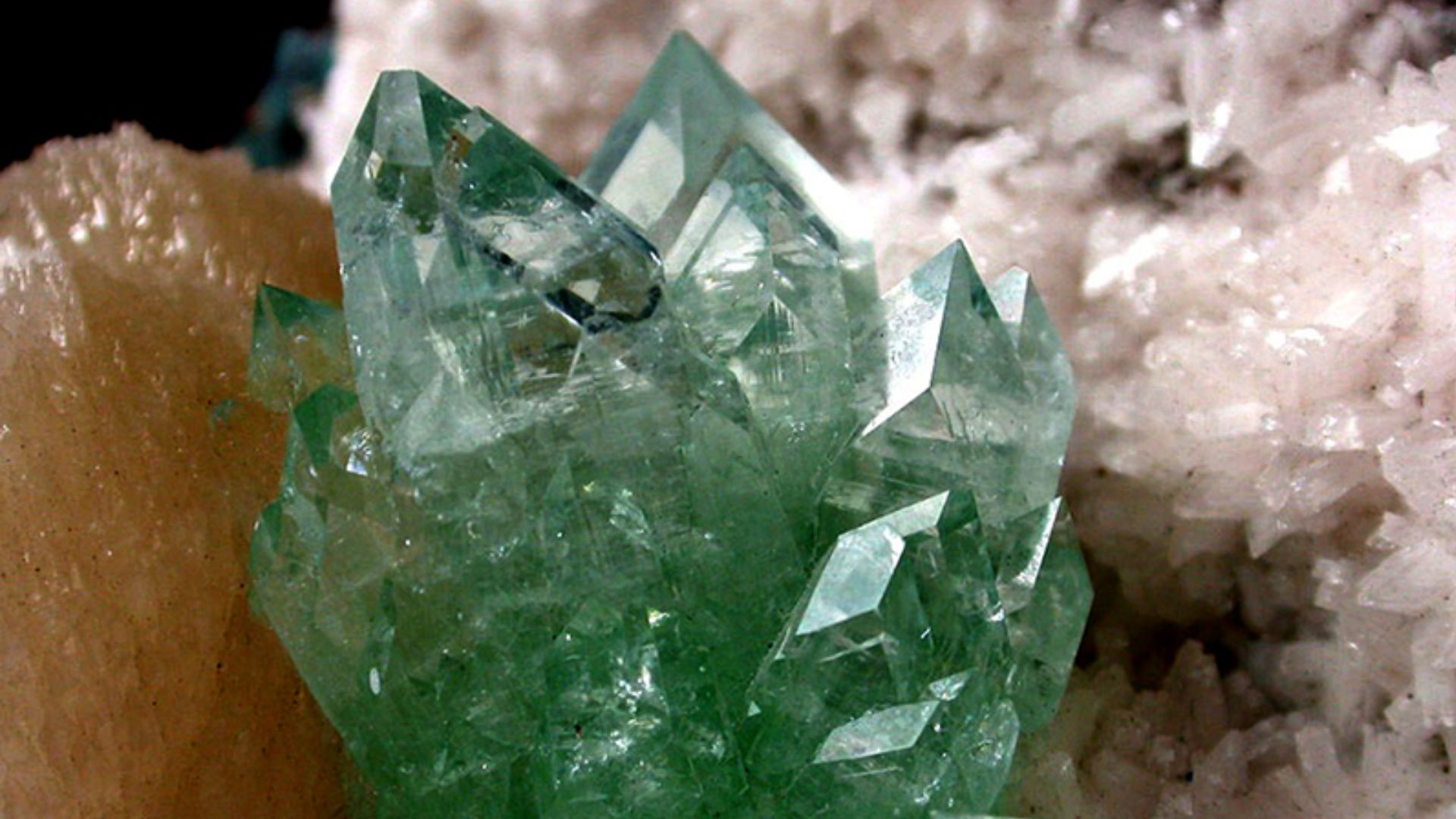 Cristais foram encontrados em abundância.