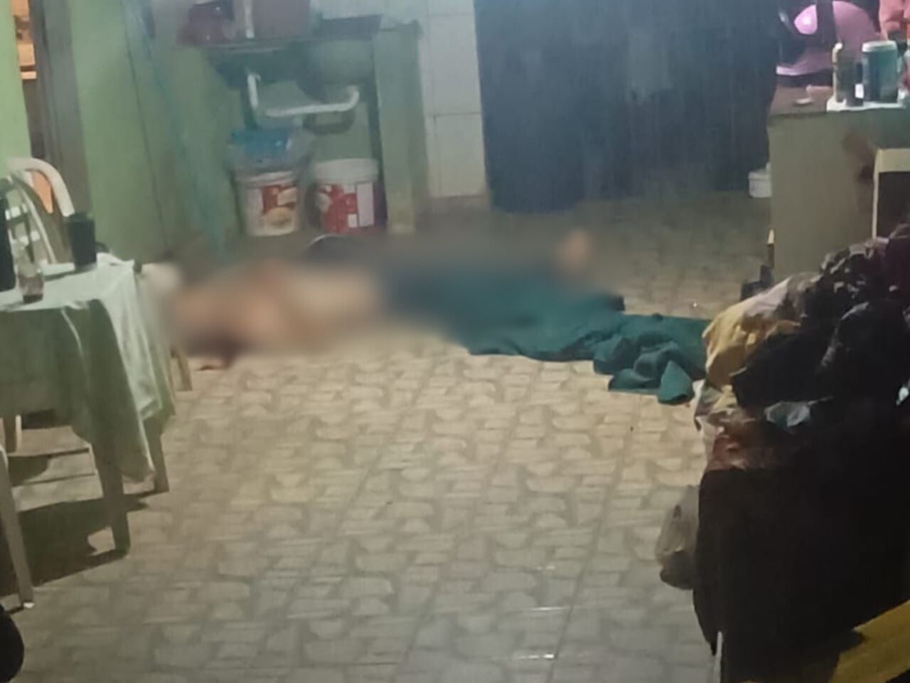 Encapuzado invade residência e mata homem a tiros em Anápolis