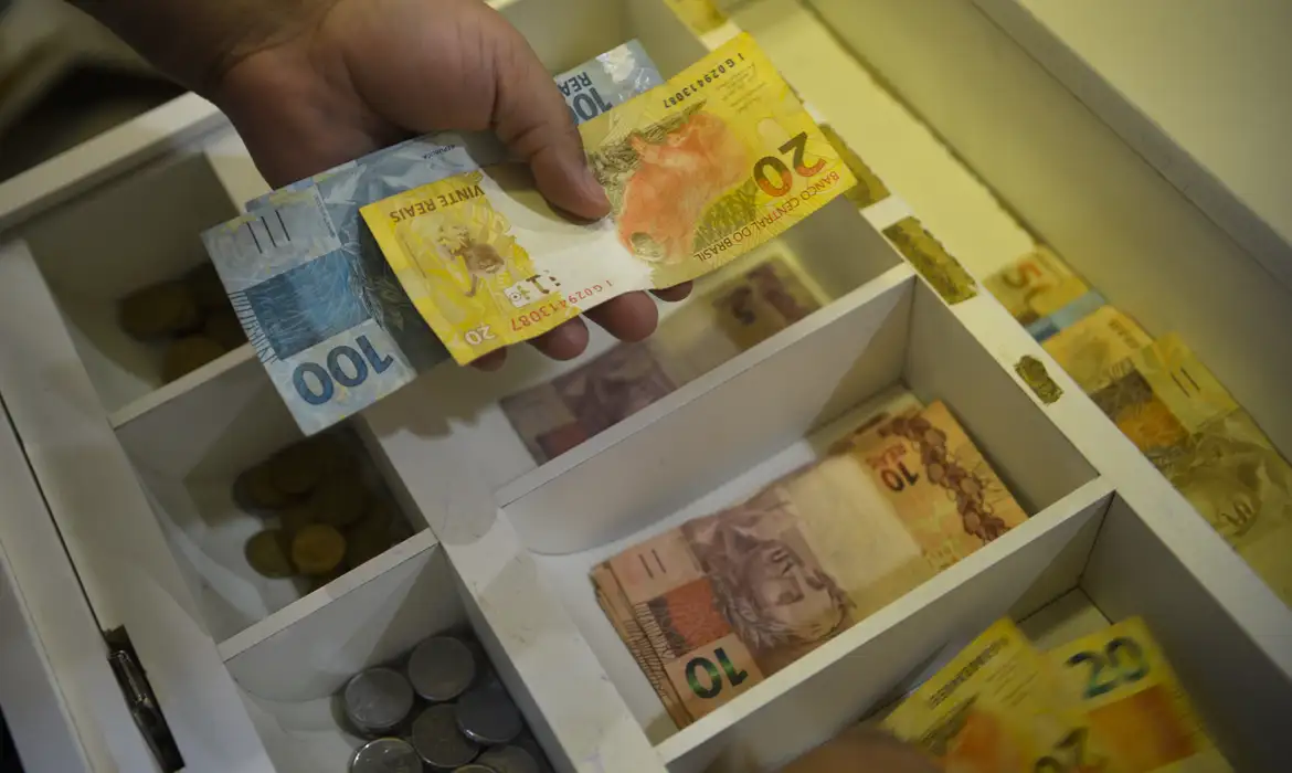 Governo anuncia nova linha de crédito de até R$ 1 bilhão para quem tem CNPJ