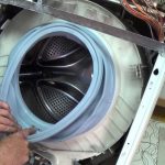 Parte da máquina de lavar que quase ninguém limpa (e é por isso que as roupas saem com cheiro ruim)