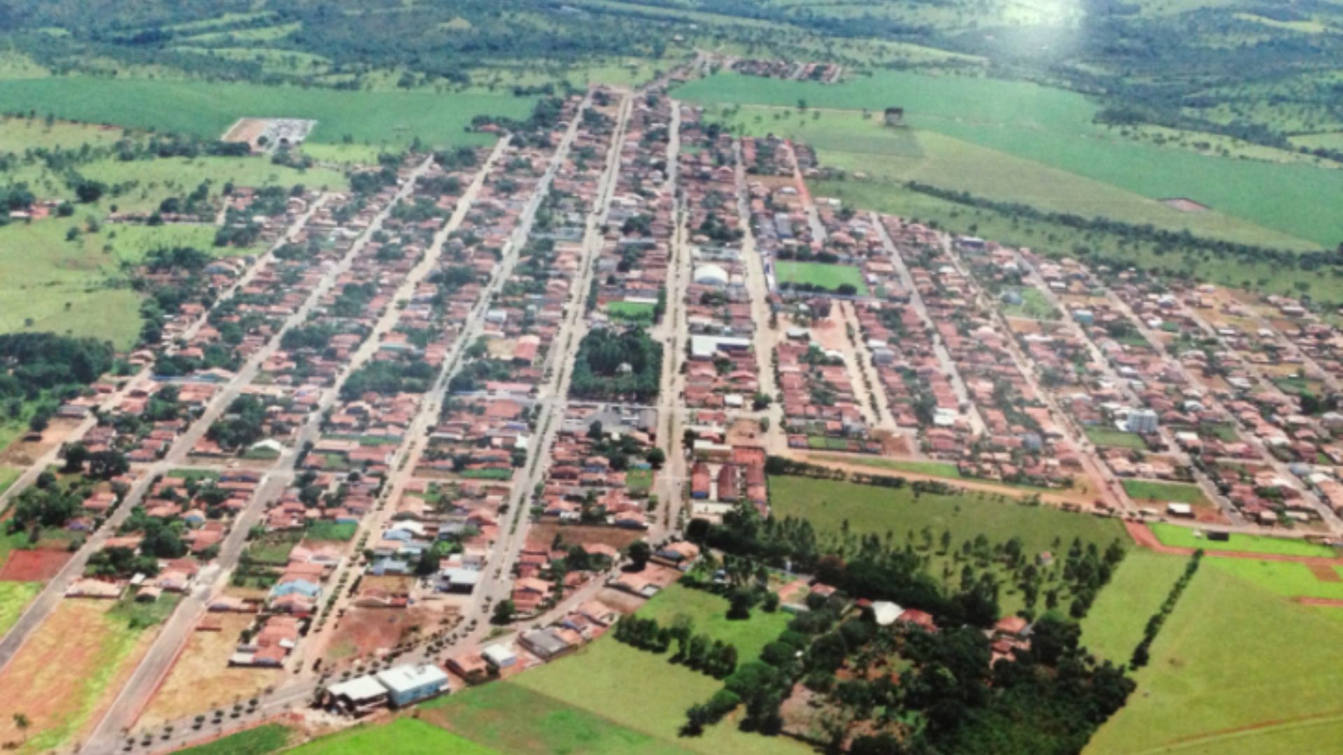 Vista aérea da cidade de Ouvidor.
