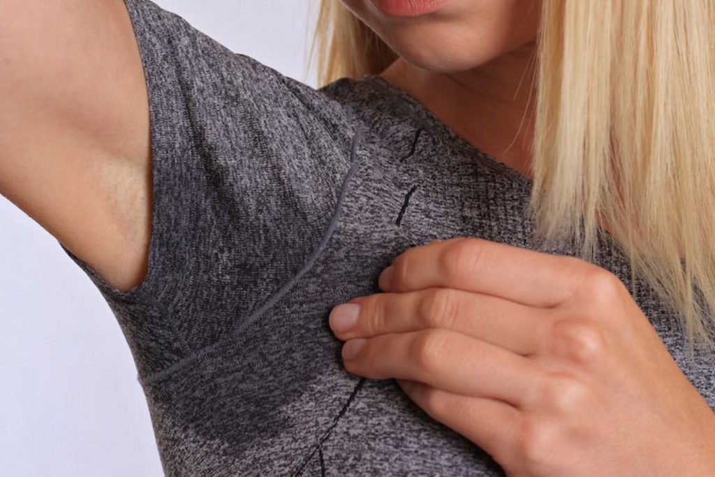 Cheirar o suor das axilas de outras pessoas pode ajudar a reduzir os sintomas de ansiedade