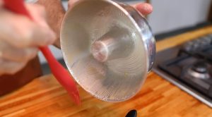 Desmoldante caseiro: misturinha das donas de casa evita que o bolo grude e acaba com a dor de cabeça na cozinha