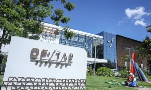 Bolsonaro segue em observação e pode ter alta na quinta-feira