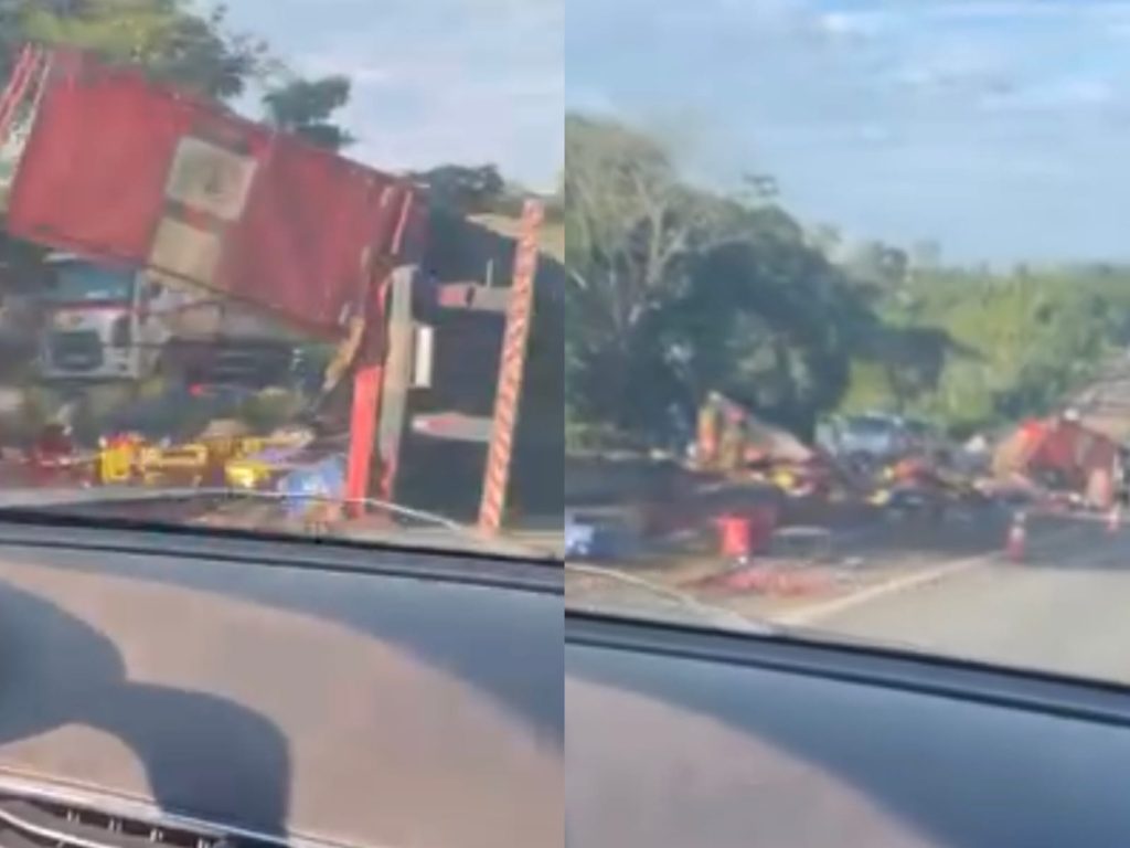 Caminhão tombou na BR-060, em Anápolis. (Foto: @nandybrizart)