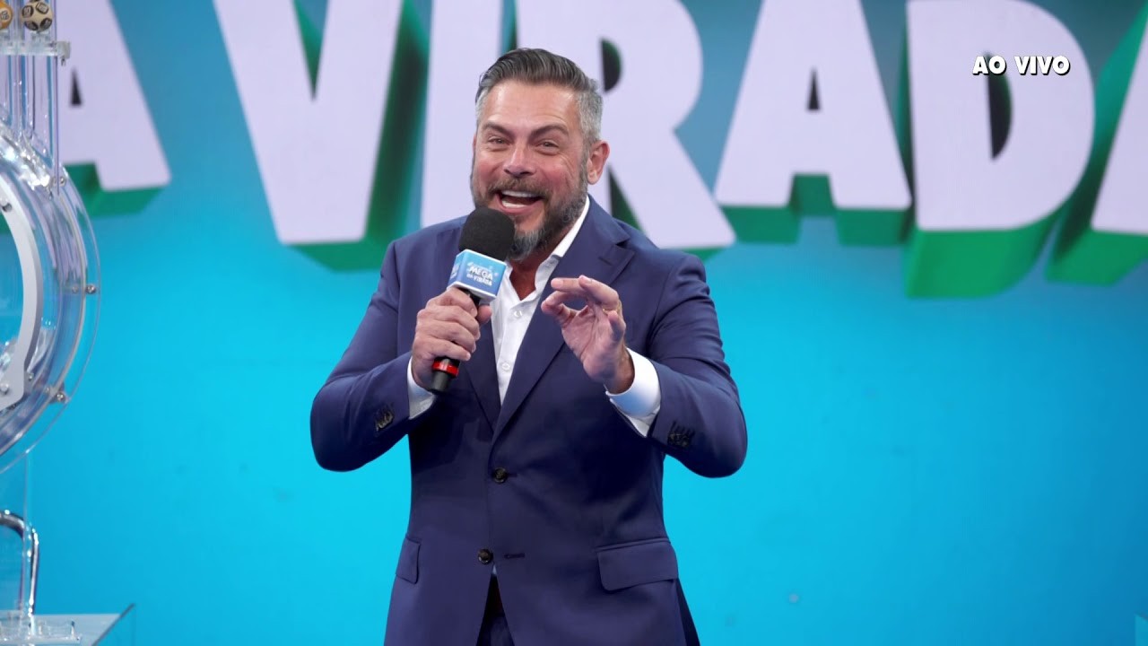 Por onde anda Luigi Baricelli, que fez história apresentando o sorteio da Mega da Virada