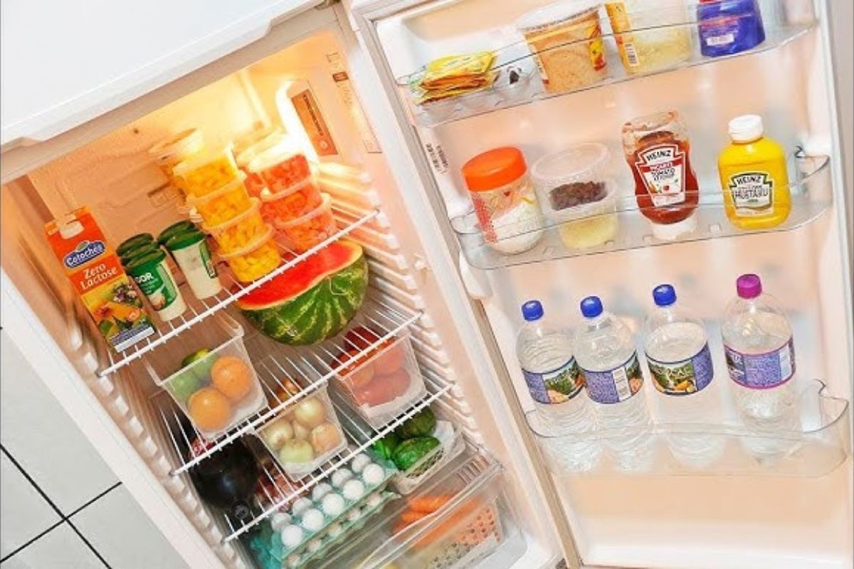 O segredo das donas de casa para manter a geladeira limpa e cheirosa por mais tempo