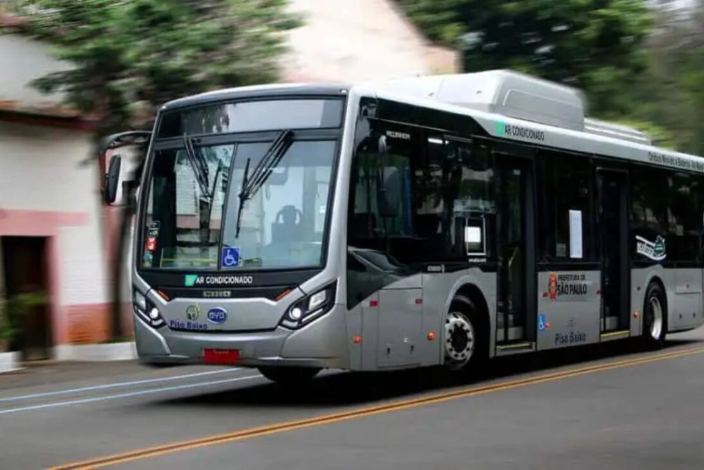 Após comprar fábrica da Ford, BYD anuncia megafábrica de ônibus elétricos no Brasil
