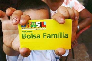 Bolsa Família passa a ter regras para crianças que faltam na escola