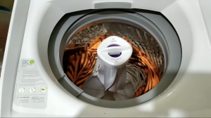 técnica que melhora a centrifugação deixando roupas quase secas na máquina de lavar