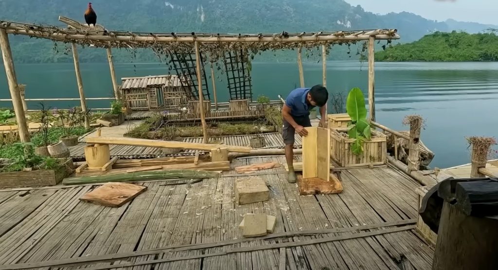 Homem constroi vila flutuante no VIetnã