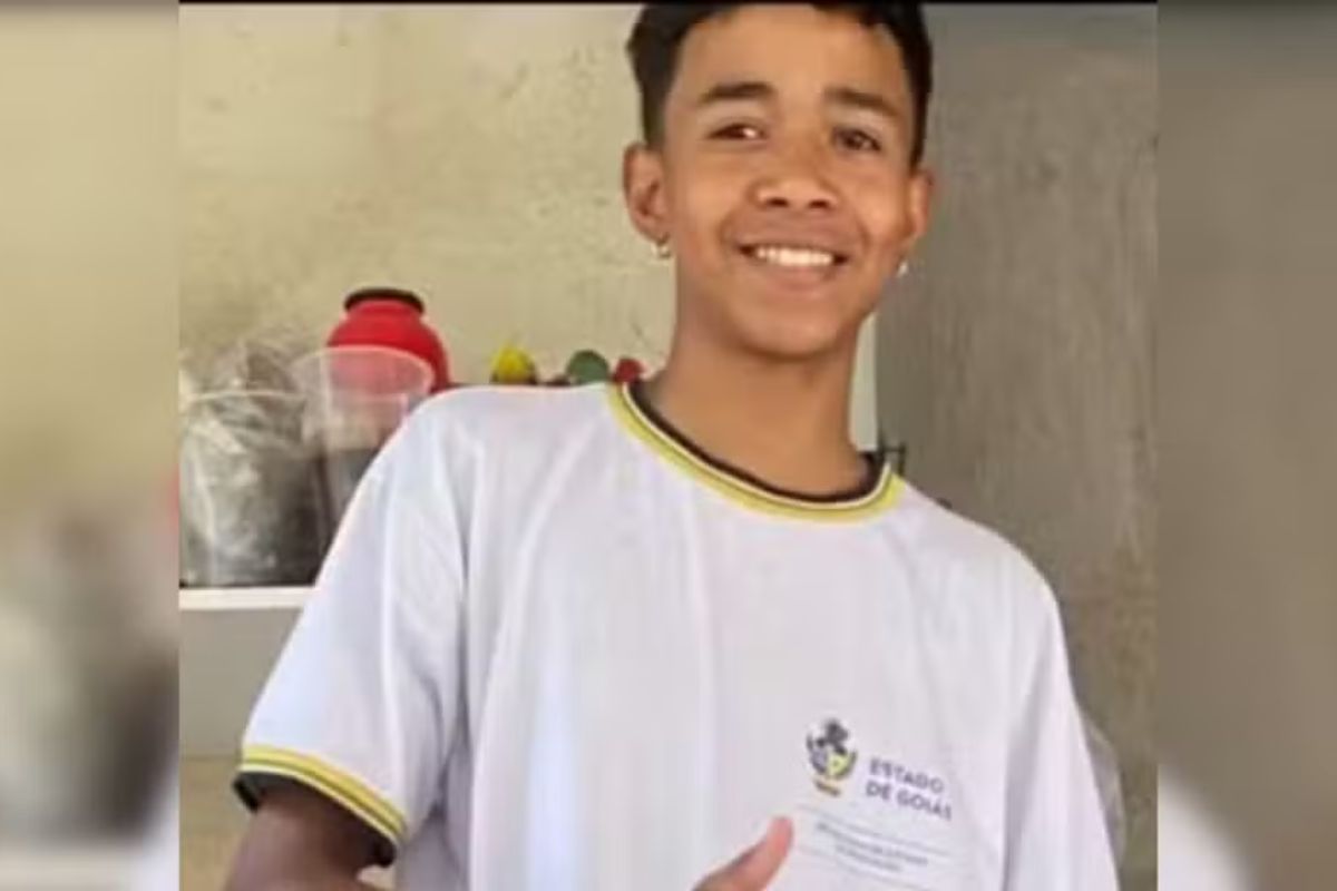Adolescente que vendia doces para ajudar família desaparece em Goiânia