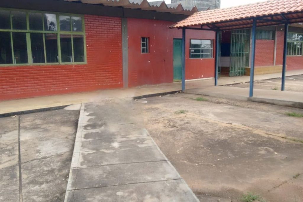 Comunidade escolar reage à rematrícula de adolescente autor de ataque em colégio estadual em Santa Tereza de Goiás