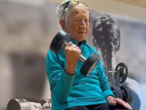 Aos 101 anos, idosa revela o segredo para viver mais e se manter em forma
