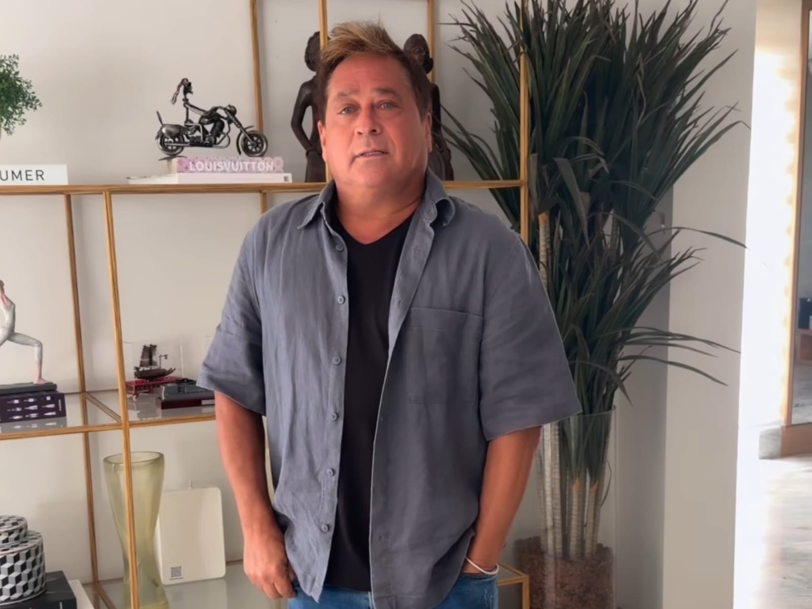 Leonardo recebe alta e surpreende ao descrever o que fez ele ser internado em hospital de Goiânia