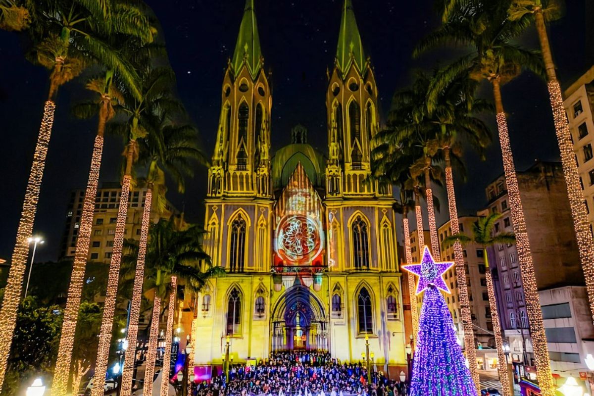 Não é Europa, é o Brasil: iluminação de Natal impressiona pela beleza e cores