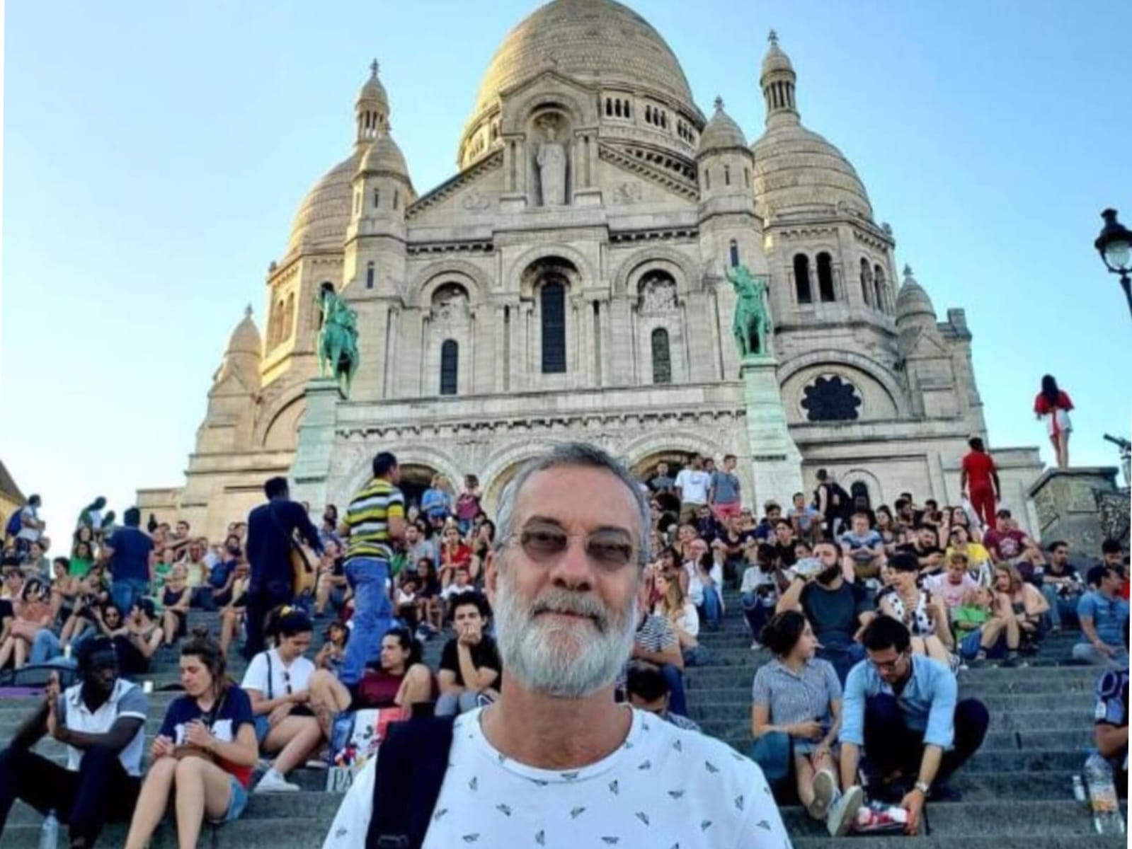 Arroz, feijão e pão amanhecido