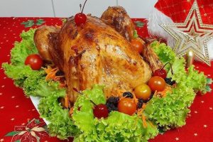 Peru de Natal: como temperar e assar sem ressecar o prato que não pode faltar na ceia