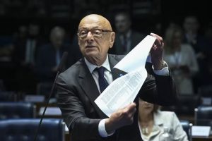 Relator de PL da dosimetria no Senado flerta com anistia em meio a cenário eleitoral incerto em SC