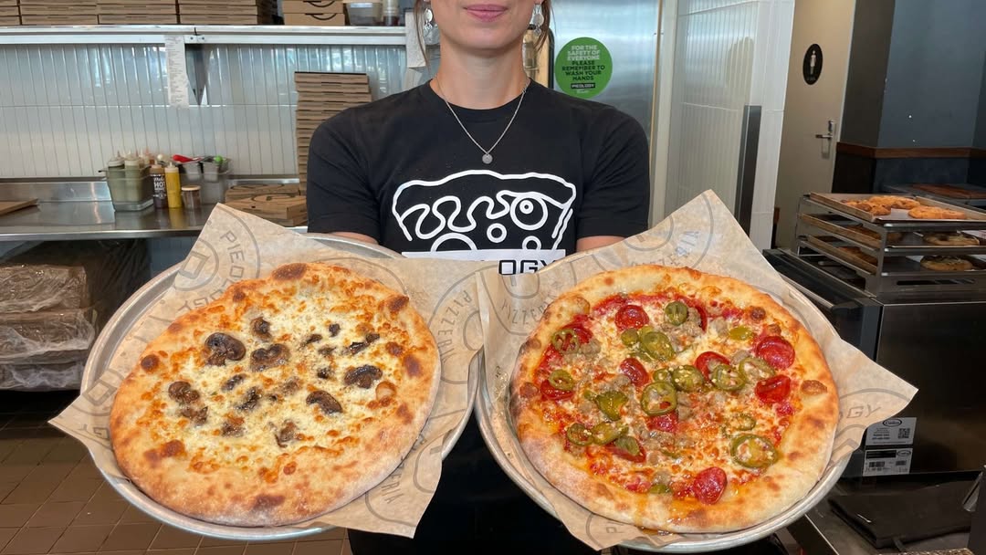 Depois de décadas aberta, famosa rede de pizzarias fecha 90 lojas e declara falência