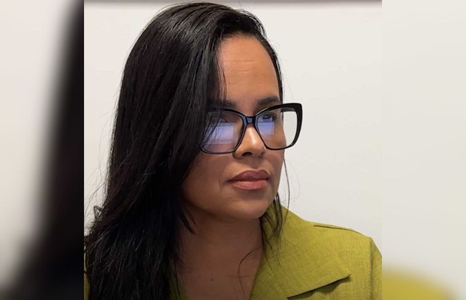 BRASILEIRA TRANSFORMA PRÓPRIA HISTÓRIA EM APOIO PARA IMIGRANTES