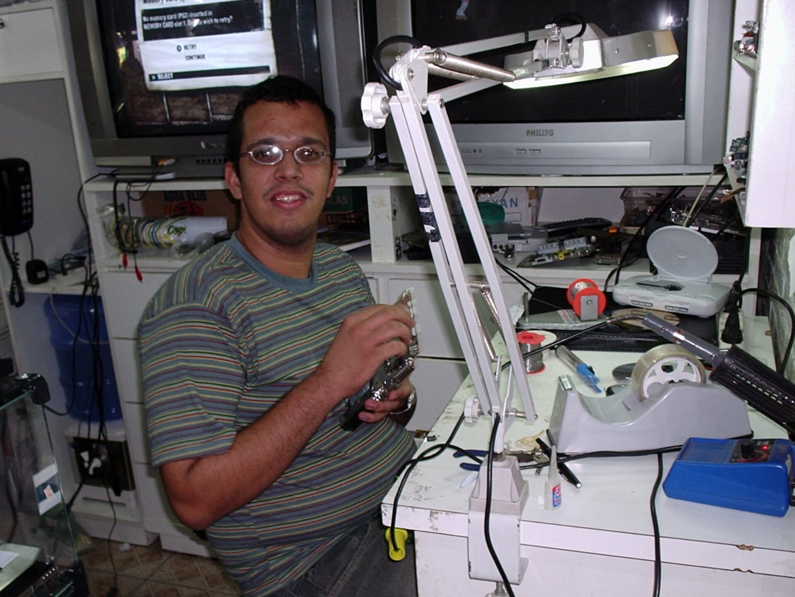 Fernando ainda no começo da Nando Games, no início dos anos 2000. (Foto: Arquivo Pessoal)