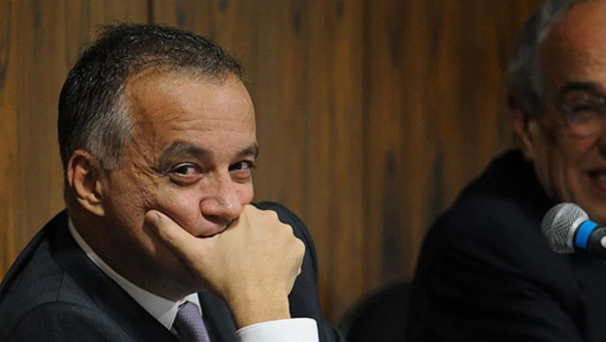 Justiça anula mandado de prisão contra Carlinhos Cachoeira após decisão de desembargador