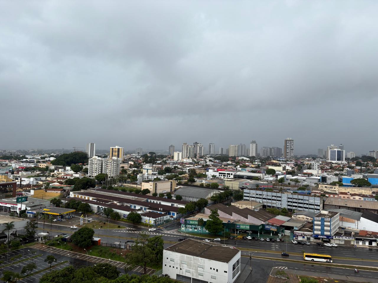 Goiás entra em alerta para tempestades com risco de queda de energia e alagamentos