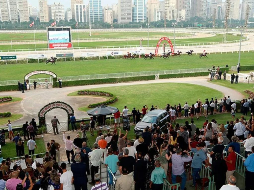 Verbas deveriam ser destinadas à restauração do Jockey Club. (Foto: Divulgação)