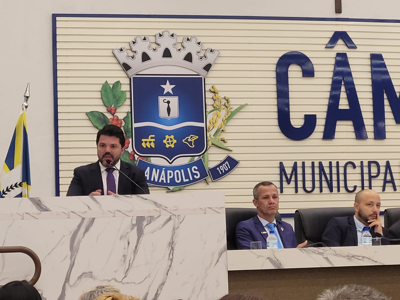 Márcio Corrêa (PL) durante sessão de homenagem na Câmara Municipal de Anápolis.