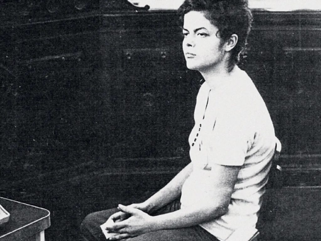 Dilma Roussef sendo interrogada durante a ditadura. (Foto: Reprodução)