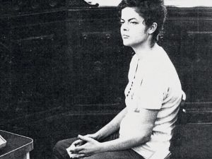 Dilma Roussef sendo interrogada durante a ditadura. (Foto: Reprodução)