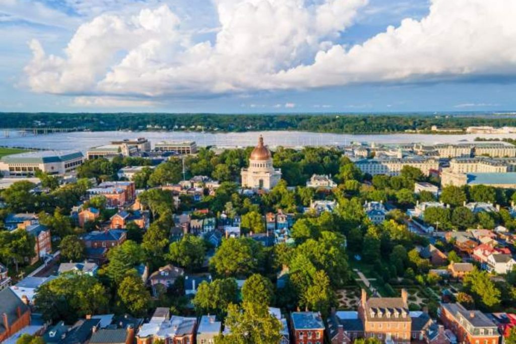 Annapolis dos EUA x Anápolis de Goiás: o americana tem que a goiana não tem?