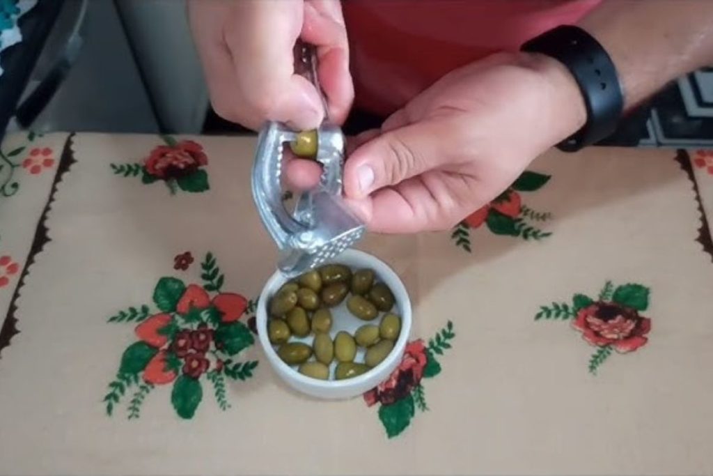 Se você tem caroços de azeitona em casa, pode ter um tesouro: veja por que e como reutilizá-los