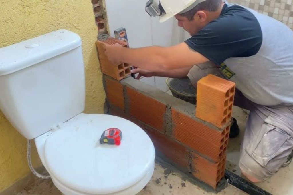 Ministério das Cidades libera até R$ 40 mil para brasileiros reformarem o banheiro de casa