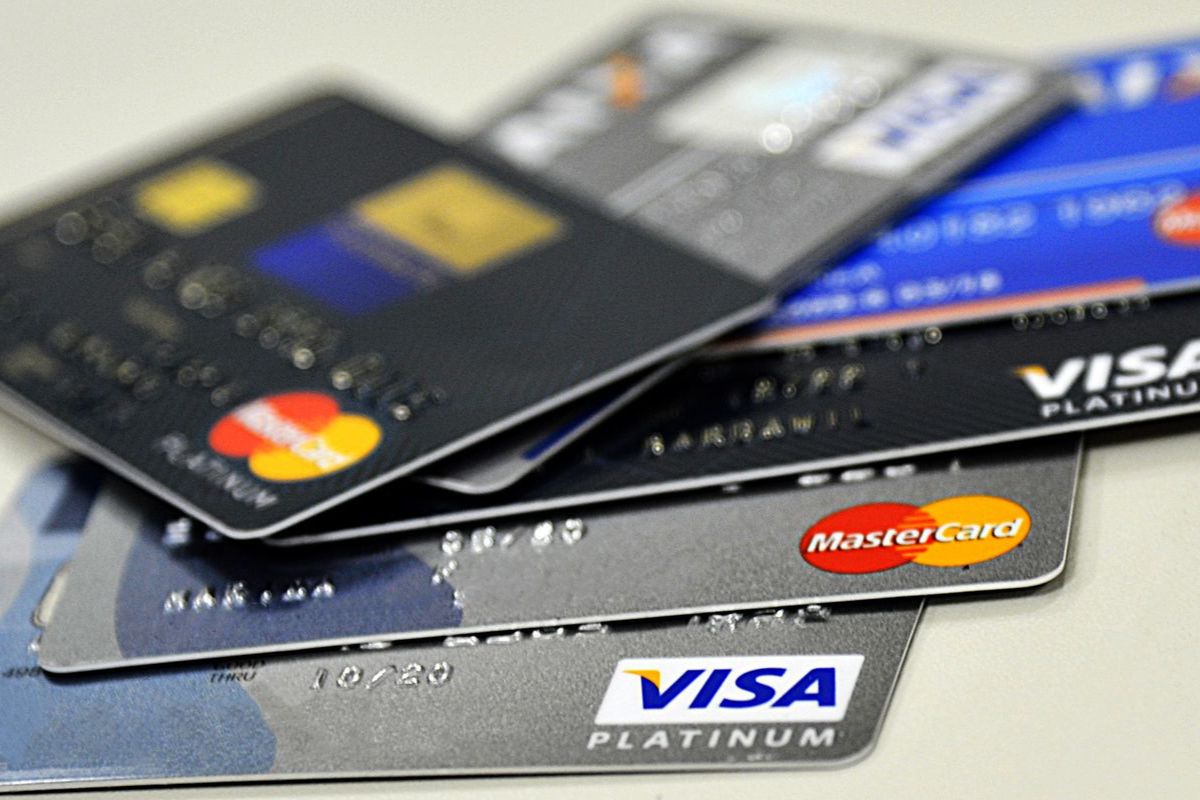 Agora é lei: dívida do cartão de crédito não pode mais passar do dobro do que foi gasto