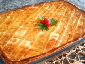 Receita de empadão de frango natalino com massa amanteigada e recheio irresistível