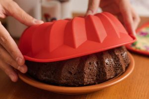 confeiteiras estão substituindo formas convencionais por formas de silicone