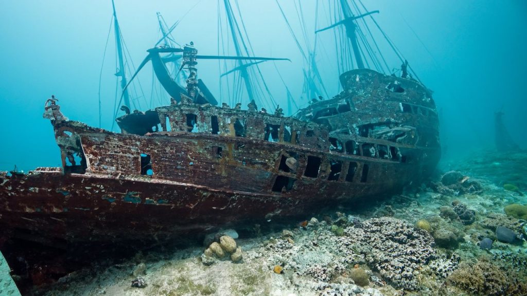 Descoberta a 2,5 km de profundidade revela navio intacto e pode mudar a arqueologia
