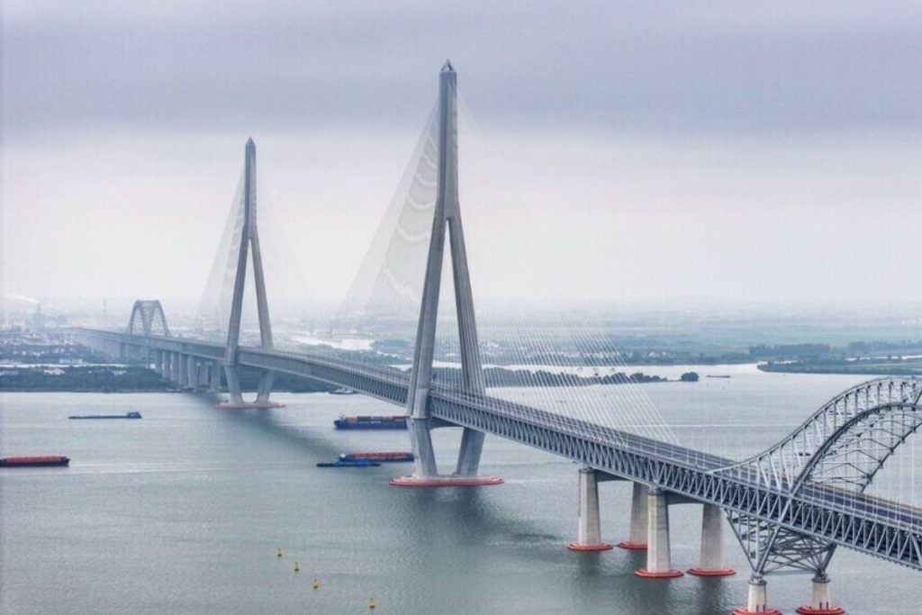 A maior ponte do planeta está sendo construída: estrutura terá mais de 300 metros de altura